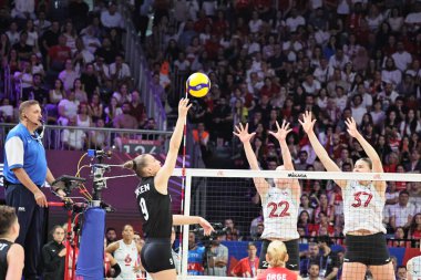 18-06-2025 Istanbul-Turkiye: Volleyball players in action at the net during Volleyball Nations League 2025 match