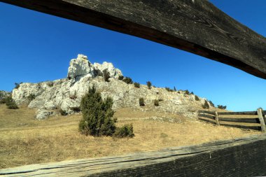 Taştan bir duvar görünümünü