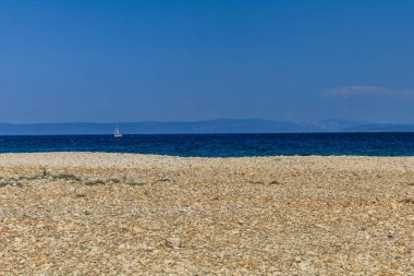 Croati 'deki Rab adasındaki Aziz Nikola plajı.