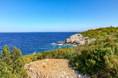 Hırvatistan 'ın Vis adasında ulaşılamayan vahşi plajlar