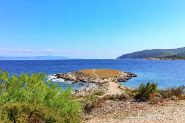 Hırvatistan 'ın Vis adasında ulaşılamayan vahşi plajlar