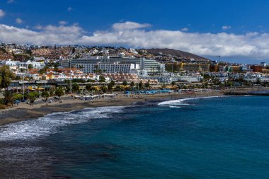 Yazın kumsal Costa Adeje Playa Fanabe