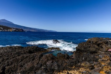Kanarya Adaları Spai 'nin Tenerife' deki El Sauzal 'ın Rocky sahili.
