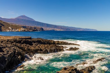 Kanarya Adaları Spai 'nin Tenerife' deki El Sauzal 'ın Rocky sahili.