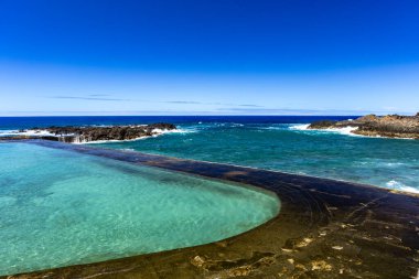 Atlas Okyanusu 'ndan gelen su ile doğal bir yüzme havuzu, Piscina Doğal İspanya Tenerife