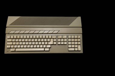 Eski PC 16-bit bilgisayarlar, 1980 ve 1990 'lardan kalma ilkel bilgisayarlar.