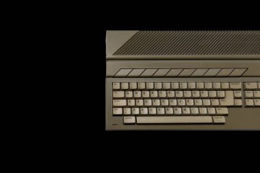 Eski PC 16-bit bilgisayarlar, 1980 ve 1990 'lardan kalma ilkel bilgisayarlar.