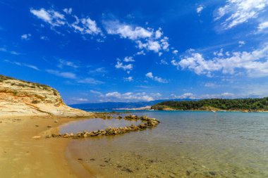 Hırvatistan 'ın Rab adasında kumlu plajlar