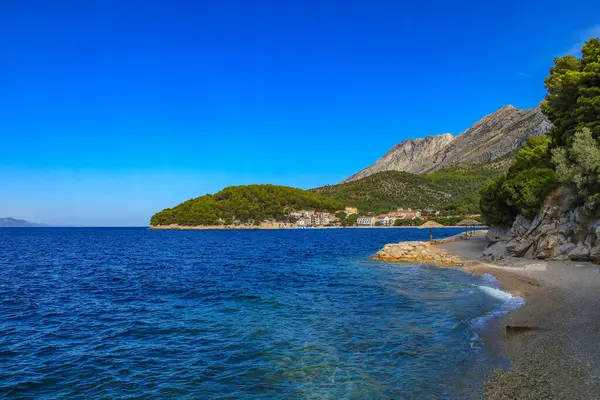 Makarska Riviera plajları Hırvatistan 'ın Drvenik turizm beldesi