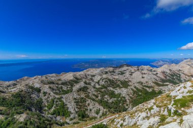 Sveti Jure Biokovo zirvesi, Hırvatistan 'daki Dinariç Dağları, kuş bakışı manzara 1762 metre
