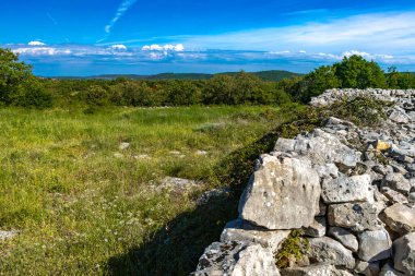Bronz Çağı 'ndan kalma Monkodonja yerleşimi, Hırvatistan' daki Rovinj arkeoloji sahası 