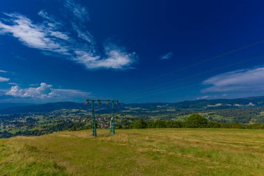 Ochodzita tepesinden Silesian Beskids dağlarının manzarası, Koniakow bölgesinin panoraması.