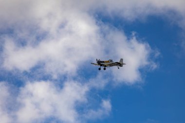 Gösteride alçaktan uçan uçaklar, çok hafif uçaklar ve uçak akrobasileri gösterilecek.