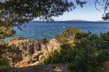 Peljesac yarımadası, sessiz ve huzurlu plajlar, boş, turist yok, sezon dışında dinlenme, küçük Trpanj kasabası