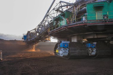 Orta Avrupa 'da bir linyit madeninde ağır ekipman