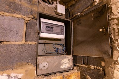 Elektrik sayacı için metal kutu, elektrik tüketiminin ölçümü