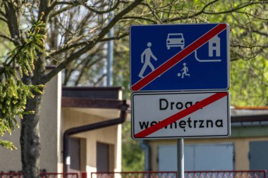 Yeşil yapraklar, dikkat iç yol, yerleşim alanı, D40 işareti