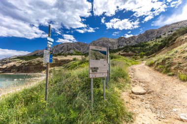 Baka 'dan Bag Dağı' na giden yolun başlangıcı. Şehrin yukarıdan görünen manzarası., 