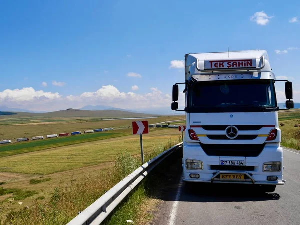 Línea Camiones Antes Frontera Turca Parque Nacional Samtskhe Javakheti Georgia — Foto de Stock