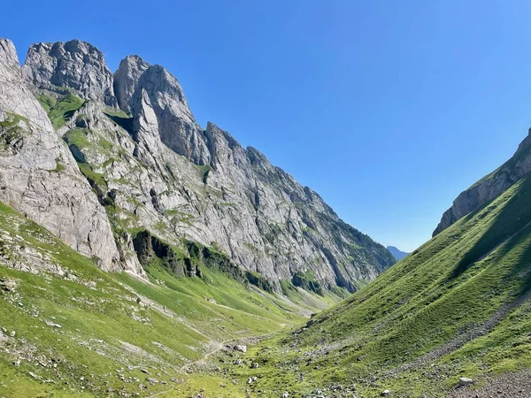 瑞士阿彭策尔州阿尔普斯坦的温得拉普斯泰克全景 高质量的照片 — 图库照片