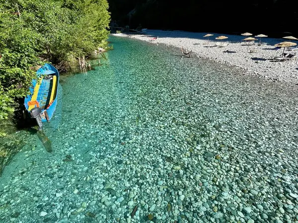 Paradisiac Strand Bij Turquoise Shala Rivier Albanië Hoge Kwaliteit Foto — Stockfoto