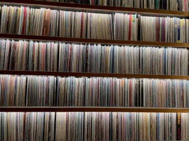 Müzik stüdyosunda vinil plak koleksiyonu. Yüksek kalite fotoğraf