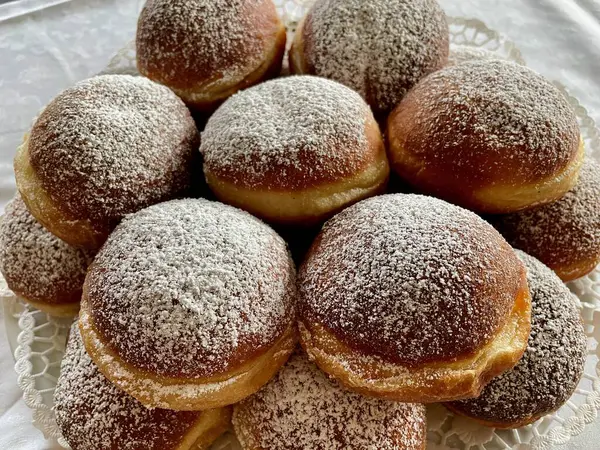 Lezzetli ev yapımı jöleli donutların hava manzarası. Yüksek kalite fotoğraf