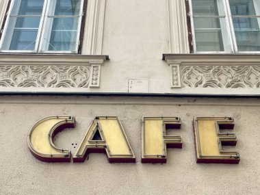 Avusturya, Viyana 'daki Vintage Cafe tabelası. Yüksek kalite fotoğraf