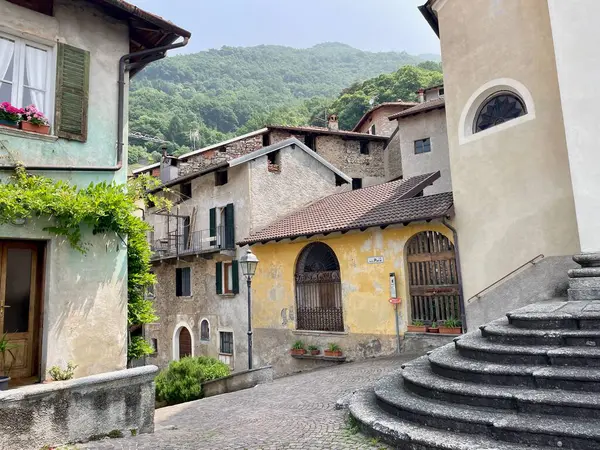 Perledo 'nun panoramik manzarası, Como Gölü, İtalya. Yüksek kalite fotoğraf