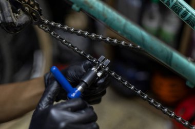 Bisiklet zinciri aracının kapanışı