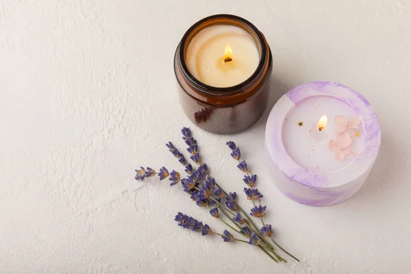Aromatherapie Konzept Kerze Mit Lavendelblüten Sojakerzen Mit Lavendelduft Kerzen Auf — Stockfoto