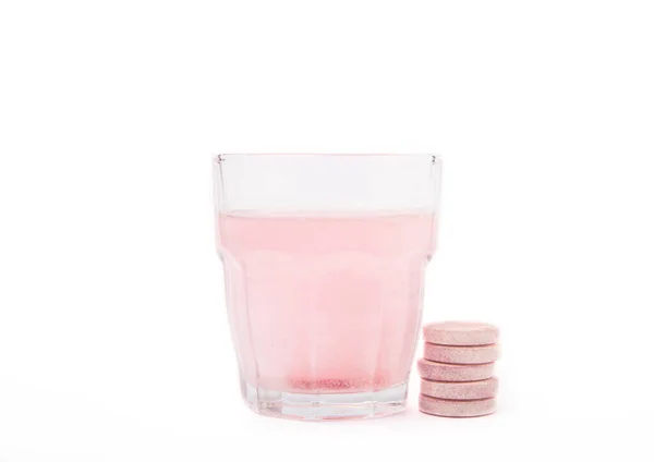 Sklenice Šumivou Tabletou Vodě Izolované Bílém Pozadí Vitamíny — Stock fotografie