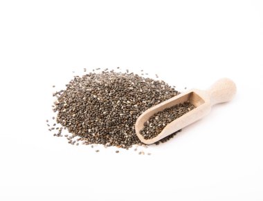 Beyaz arka planda izole edilmiş tahta kaşık kepçesinde Chia tohumları. Süper yemek. Sağlıklı yiyecekler. Diyet.