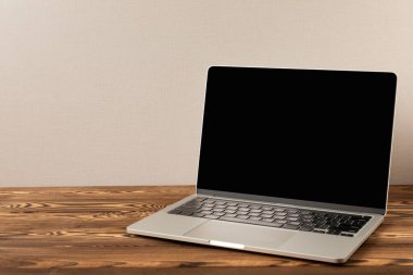 Dizüstü bilgisayar masaüstünde. Boş alanı olan dizüstü bilgisayar. MOCAP.