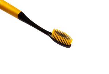 Diş fırçası beyaz arka planda izole edilmiş. Diş bakımı. Taze nefes al ve enfeksiyonu önle. Dişçi konsepti. Diş hijyeni..