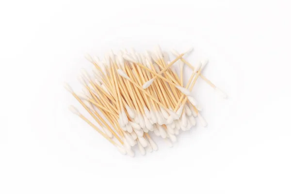Bawełniane Waciki Izolowane Białym Tle Bambusowe Pąki Bawełniane Środki Higieny — Zdjęcie stockowe
