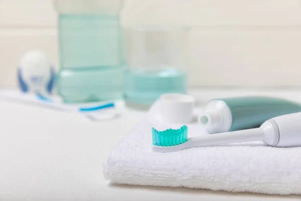 Tandenborstel Tube Tandpasta Marmeren Achtergrond Met Kopieerruimte Plat Gelegd Orale — Stockfoto