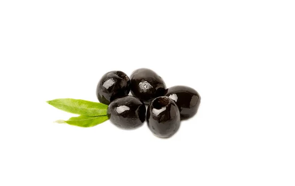 Gustose Olive Nere Con Foglie Isolate Fondo Bianco Olive Frutto — Foto Stock