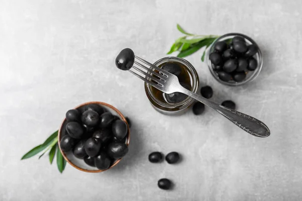 Pickled Olives Glass Jar Light Marble Background Tasty Olives Wooden — Stock Photo, Image