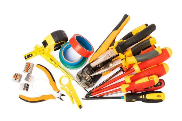 Beyaz arka planda izole edilmiş elektrikli araç seti. Pankart tasarımı. Elektrik teçhizatı, multimetre, testçi, tornavida, kesici, koli bandı, lamba, mezura ve kablo. Tasarım.