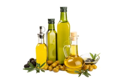 Beyaz arka planda izole edilmiş bir şişede zeytin yağı. Zeytin dallı ve meyveli yağ şişesi. sebze yağı ve salata sosu..