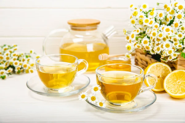 Chá Ervas Com Flores Frescas Camomila Fundo Texturizado Bebida Calmante — Fotografia de Stock