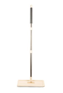 Ayarlanabilir saplı plastik paspas, beyaz arka planda izole edilmiş. Yerleri temizlemek için paspas. Temizlik konsepti. Binayı temizliyorum..