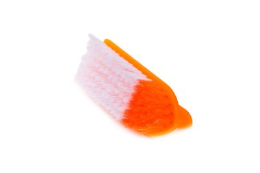 Temizlik fırçası beyaz arkaplanda izole edilmiş. Evi temizlemek için uygun ekipman. Temizlik giysileri, halılar için fırça. Evde bakım aracı.