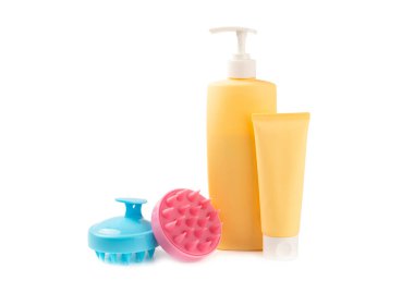 Masaj fırçası beyaz arka planda izole edilmiş. Saç büyütmek için fırça, canlandırıcı fırça. Saç masajı. Uyarıcı fırça. Saç bakımı, kafa rahatlığı..