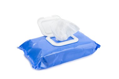 Beyaz arka planda izole edilmiş ıslak mendil paketi. Açık bir el ve vücut mendili paketi. Modelleme. Temiz bir paket ıslak mendil. Mesaj için yer. Tasarım