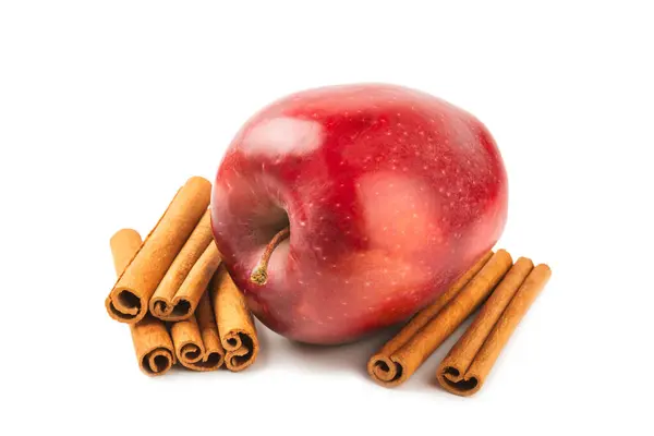 Äpfel Mit Zimt Isoliert Auf Weißem Hintergrund Duftende Rote Würzige Stockbild