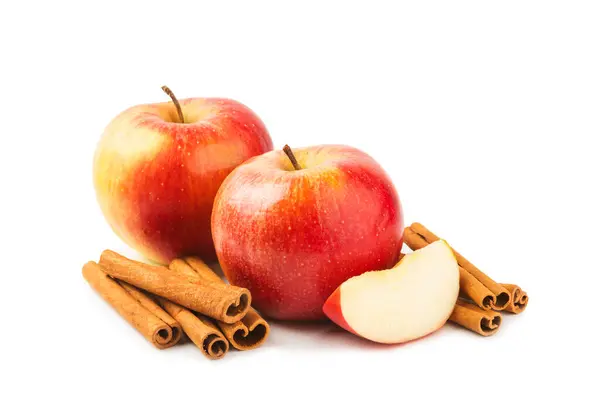 Äpfel Mit Zimt Isoliert Auf Weißem Hintergrund Duftende Rote Würzige Stockbild