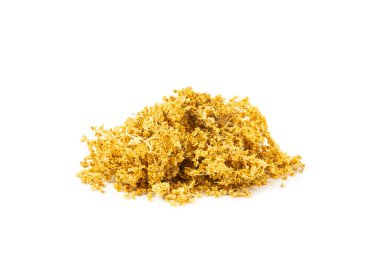 Beyaz arka planda izole edilmiş kuru bitki ve çilek çayı çeşitleri. Çay partisi konsepti. Şifalı bitkiler. Şifalı bitkiler. Alternatif ilaç. Linden, Calendula, Cornflowers, marigold, tansy, çay gülü..