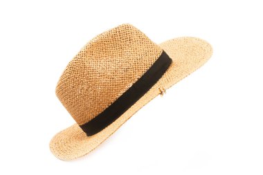 Hasır şapka beyaz arka planda izole edilmiş. Şık bir başlık. Süslü hasır şapkalar. Bayrak tasarımı. Panama. Kadınlar sarı hasır şapka takıyor. Moda.